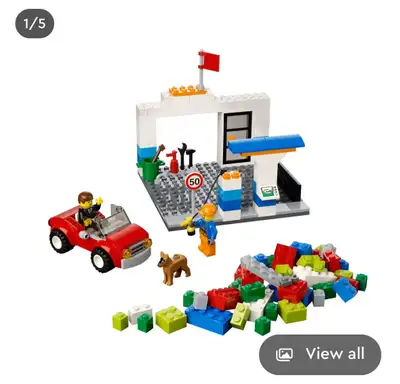 Gently used lego playset - used as pictured