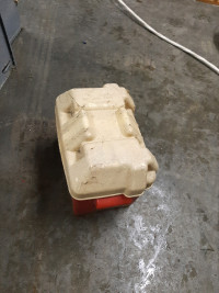 Battery box 