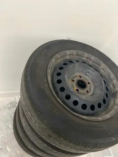 17 inch 5x114.3 rims. Fits Nissan Rogue, Murano, Mazda CX-5, honda CRV, and Rav4. Rims are in decent...