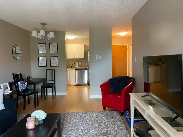 Forest Grove Condo 1 Bed 1 Bath  Close to UofS