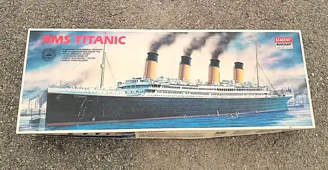 RMS Titanic Model Kit in Hobbies & Crafts in Whitehorse - Image 3