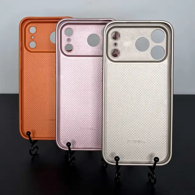 iPhone 17 Pro Max Phone Cases - MagSafe in General Electronics in City of Toronto - Image 3