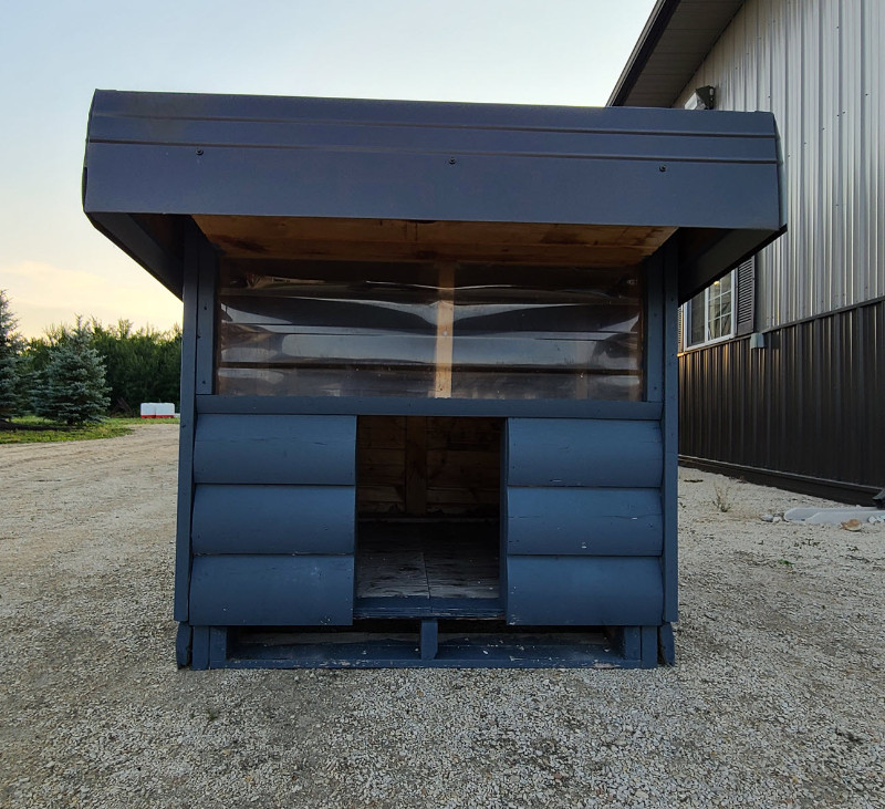 Dog House On A Pallet Accessories Winnipeg Kijiji