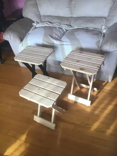 Petit banc ou tabouret en  bois pliable , View more