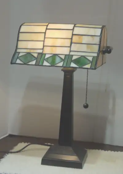 Lampe de banquier style tiffany, View more