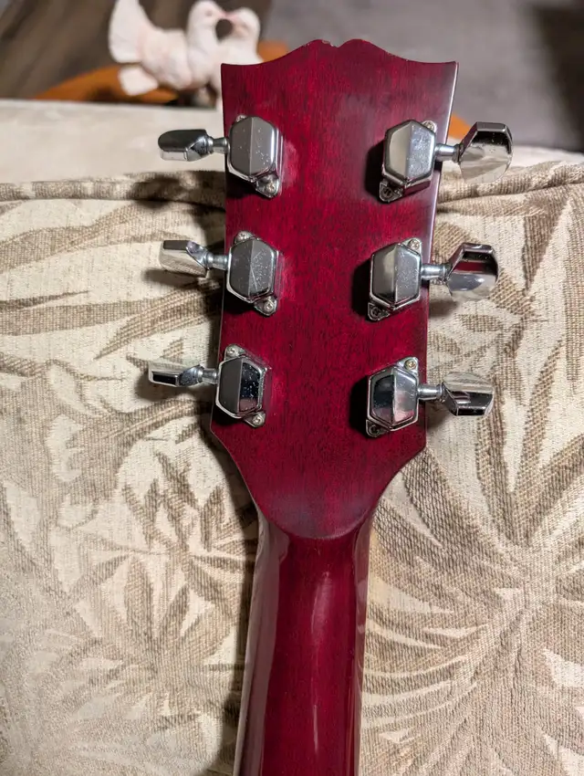 Morris Hummingbird acoustic guitar in Guitars in Peterborough - Image 9