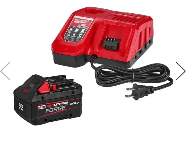 Milwaukee M18 REDLITHIUM FORGE Battery with Multi-Voltage Rapid in Power Tools in Markham / York Region - Image 3