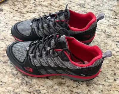 Chaussure North face neuves , View more