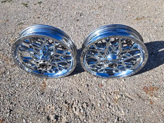 Cast aluminum wheels for Harley-Davidson Heritage in Street, Cruisers & Choppers in Oshawa / Durham Region - Image 2