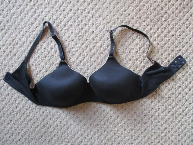 NEW MAIDENFORM BLACK BRAS 36b