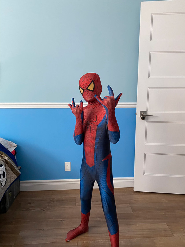 Superbe costume de Spiderman  dans Costumes  à Trois-Rivières