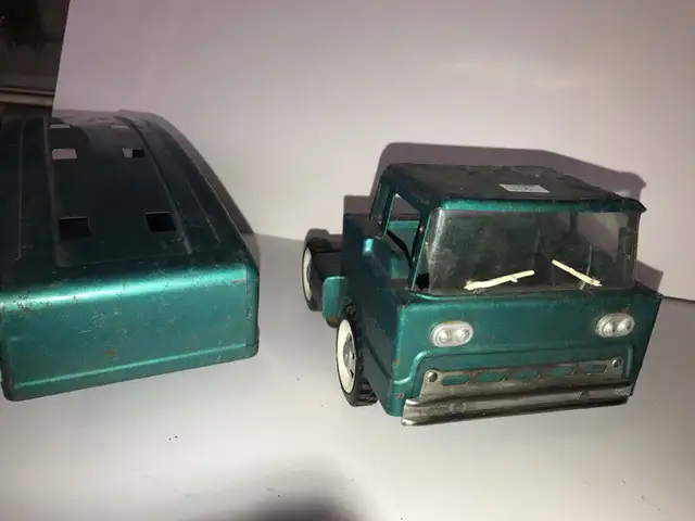 VINTAGE 1960 STRUCTO AUTO HAULER TOY METAL TRUCK in Arts & Collectibles in Mississauga / Peel Region - Image 8