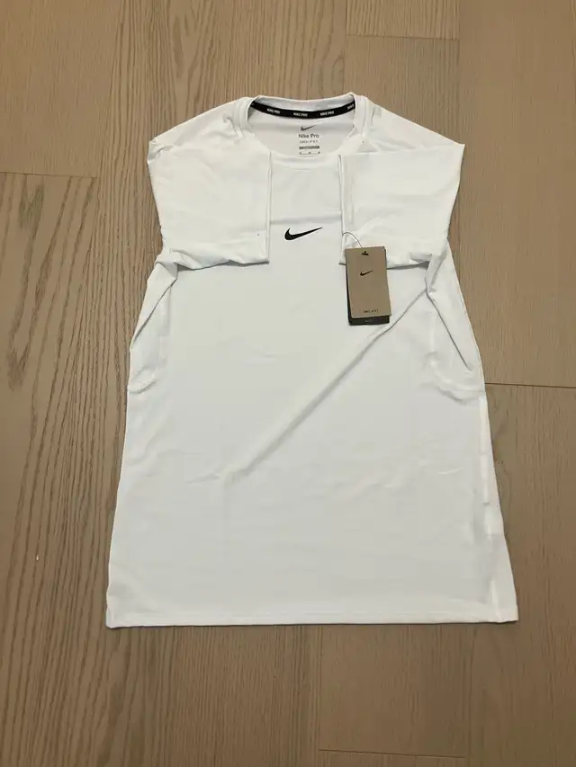 Nike Pro White Slim Fit Tee Size M – NEW With Tags in Men's in Mississauga / Peel Region - Image 3