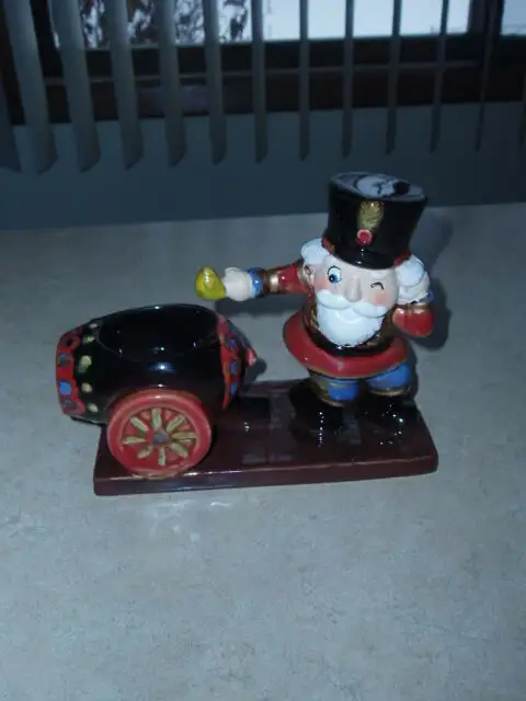 $25.00  ~ YANKEE CANDLE TEA LIGHT  NUTCRACKER CANNON HOLDER ~ in Arts & Collectibles in St. Catharines - Image 6