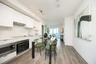 Yonge & Eglinton - 1 Bedroom + Den - Outdoor Pool Is Now Open!
