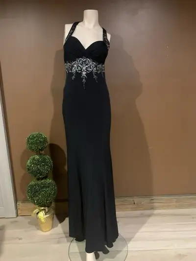 HUGE SELECTION OF BEAUTIFUL GRAD DRESSES SIZE 2-8, View more