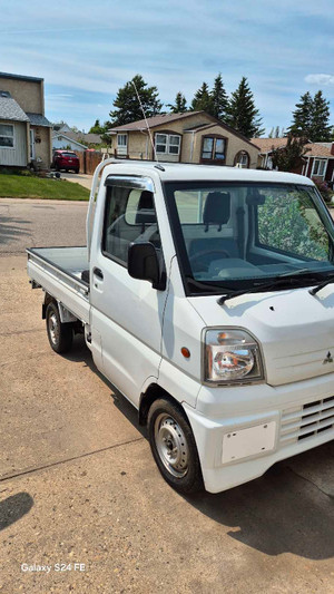 2009 Mitsubishi right hand drive
