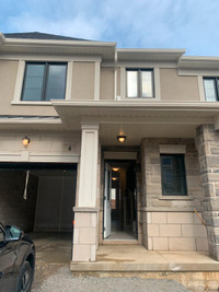 Quick Bus to Mohawk College - Brand New Townhouse Rooms for Rent