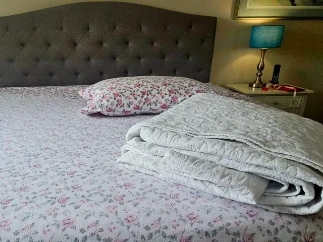 For Sale Sheets KING SIZE, FLANNEL, FLORAL 100% Cotton in Bedding in Petawawa - Image 5
