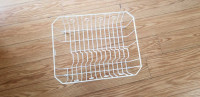 RUBBERMAID DISH RACK IN NEW CONDITION 