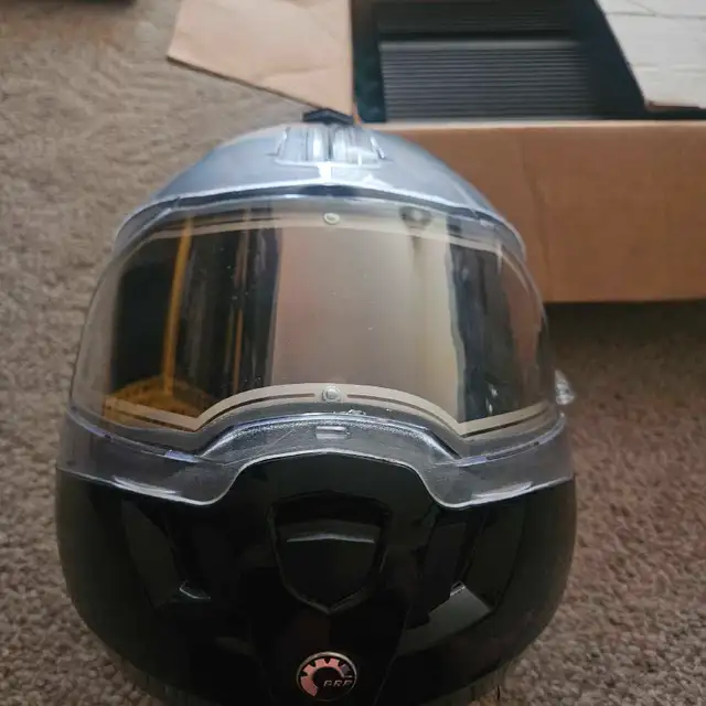 snowmobile helmet in Snowmobiles Parts, Trailers & Accessories in Brandon - Image 3