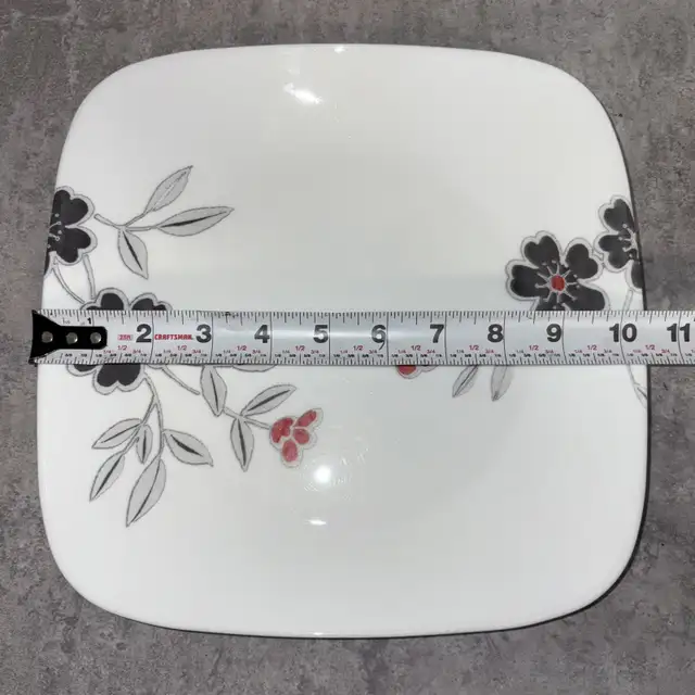 Corelle MANDARIN FLOWERS Dinner Plates, Set of 4 in Kitchen & Dining Wares in Mississauga / Peel Region - Image 3