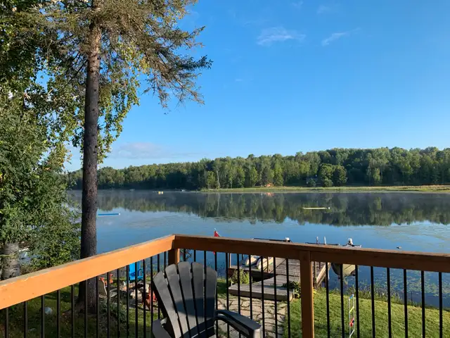 Gorgeous 4 Season Waterfront Cottage For Rent in Ontario in Canada - Image 10