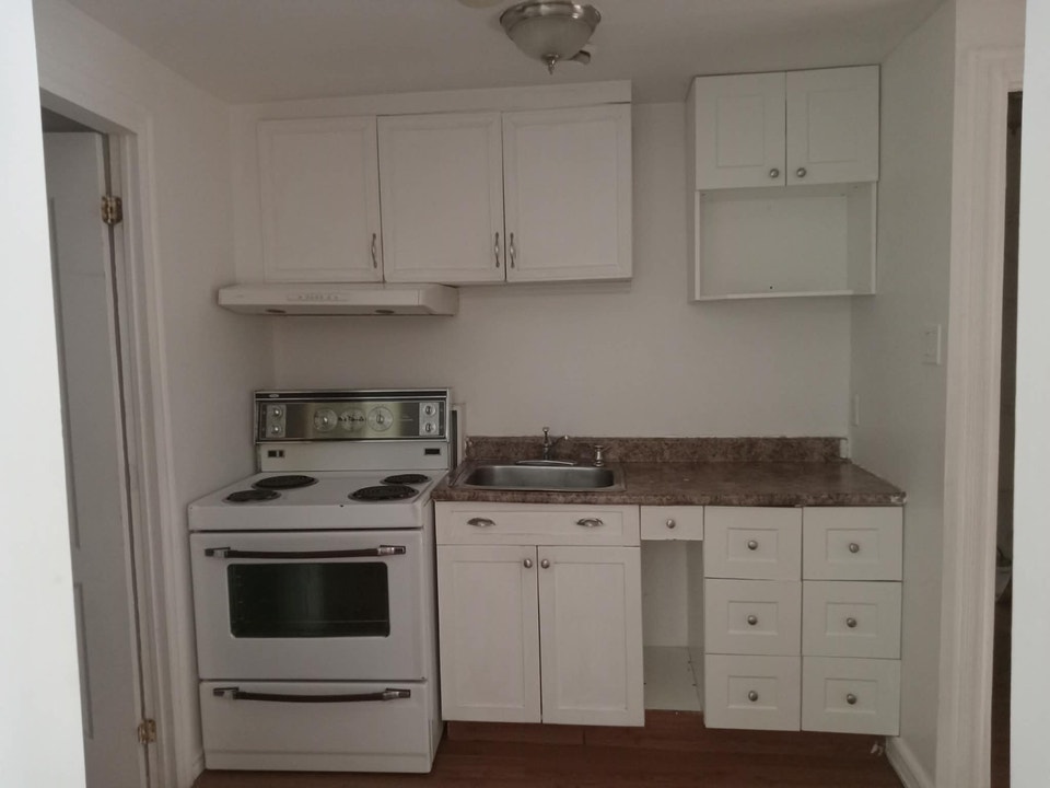 Beau 4 ½ à louer à  1 250 $ par mois TOUT INCLUS 4
