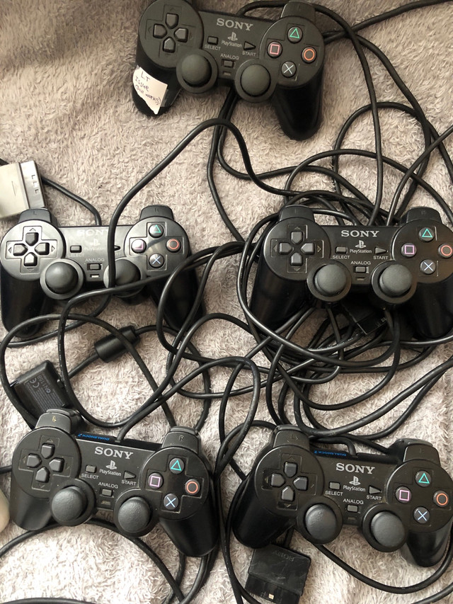 PlayStation 2 Controllers - $15 for black/$20 for green in Older Generation in Kitchener / Waterloo - Image 3