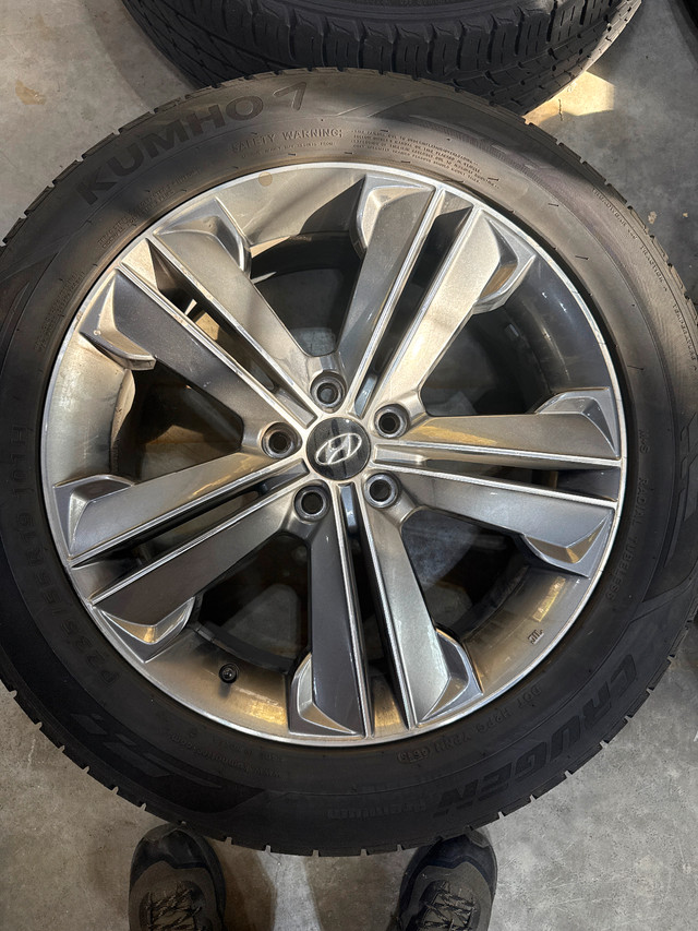 OEM Hyundai SUV 19” Grey Aluminum 5-lug, 10 split-spoke design in Tires & Rims in Muskoka - Image 4