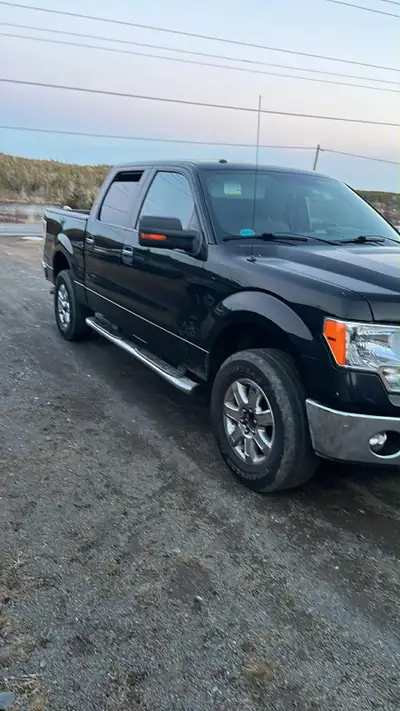 237xxx kms 5 L owned by an older fella oil changed every 5000 kms , rocker panels arnt that’s good ,...