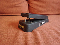 Cry Baby wah guitar pedal