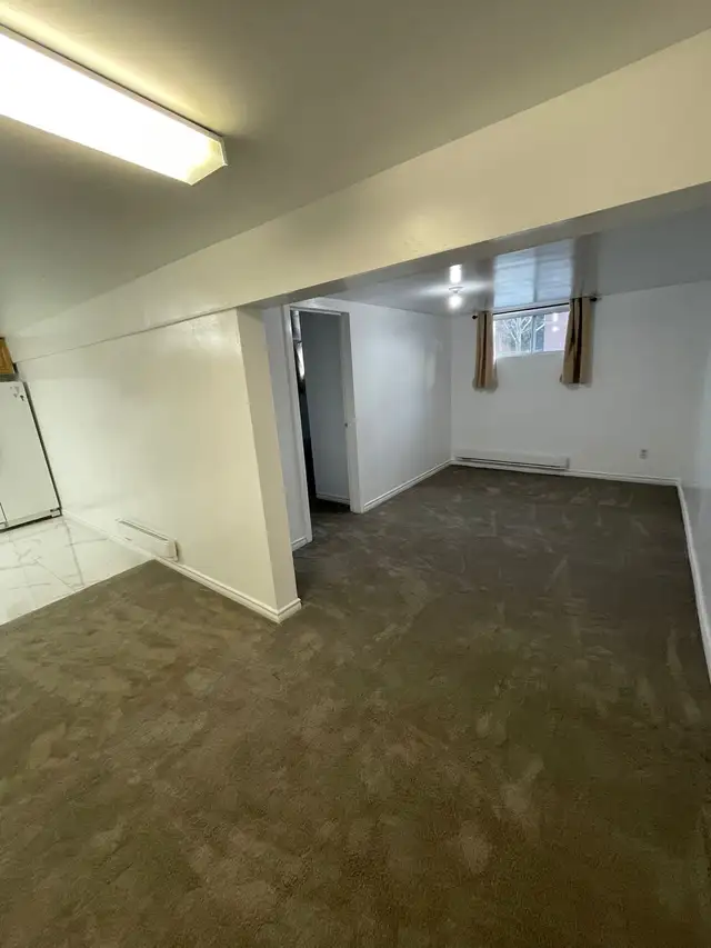 One Walkout Basement Apartment for Rent in Long Term Rentals in City of Toronto - Image 9