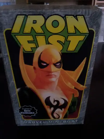 ⭐️⭐️Marvel Comics Iron Fist cold cast resin Limited Edition ⭐️⭐️, View more