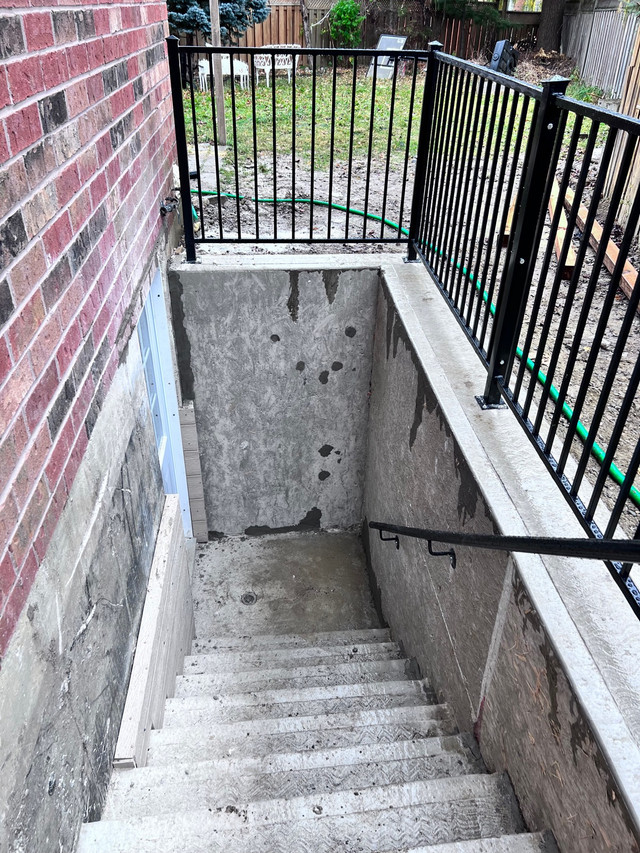 Side Entrance Basement  in Brick, Masonry & Concrete in Mississauga / Peel Region - Image 2