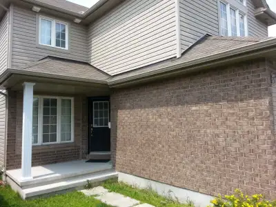 Furnished clean room all inclusive; Located behind St-Patrick Catholic high School on Alta Vista dri...