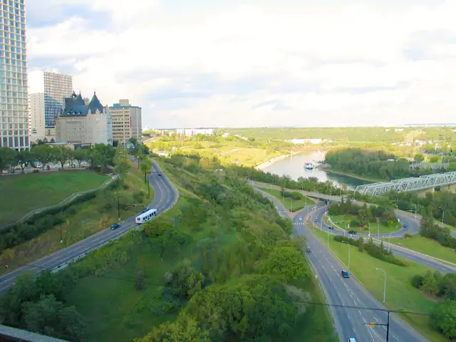 ☀️ Downtown top floor suite with amazing river valley view! ☀️