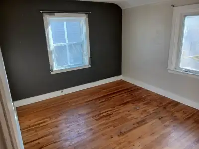 Disregard the template. Here's the ad. Room for rent in a house right next to Windsor Park Convenien...