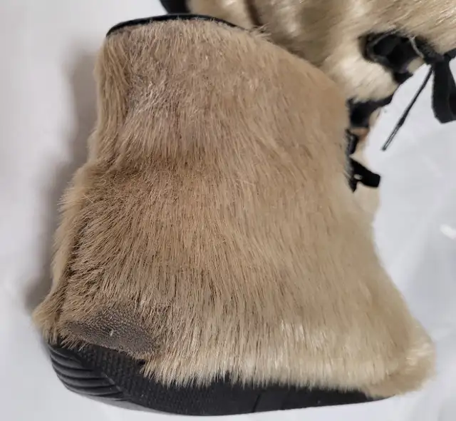 Vintage Blondo Sealskin Boots Womens Size 10 in Women's - Shoes in Red Deer - Image 6
