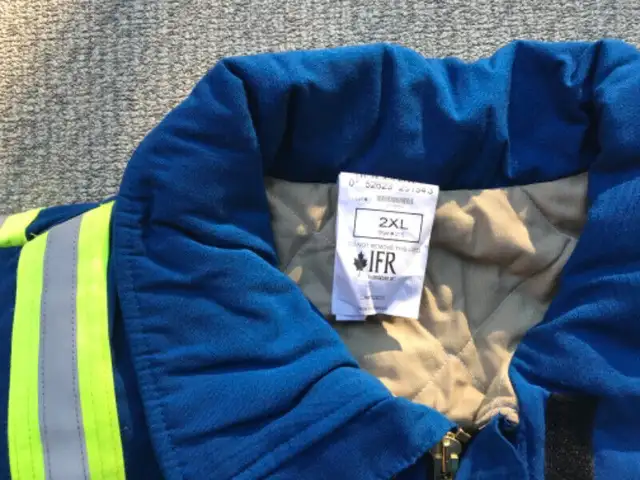 Fire retardant Parka in Men's in Red Deer - Image 2
