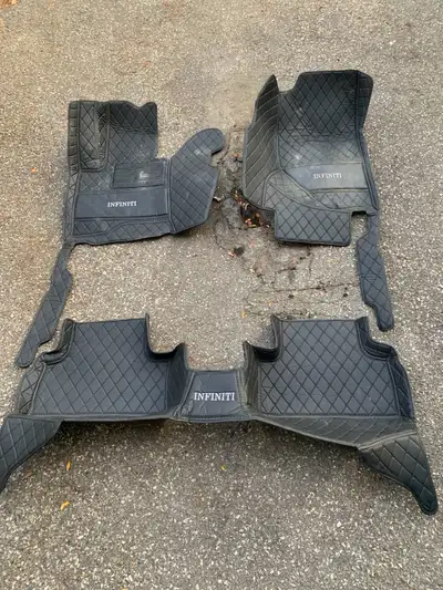 Infiniti EX35 custom all weather floor mats used for 6 months in great condition, just needs a quick...