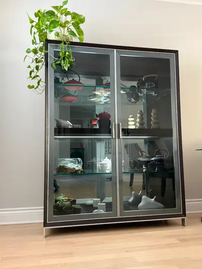 Beautiful Modern Display Cabinet - Like New, View more