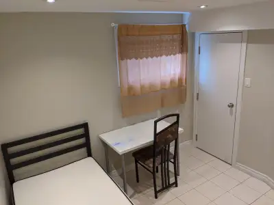 York University brigt and cozy room for rent - September 1st