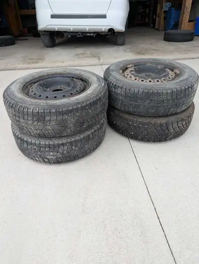Set of 4 steel wheels with Michelin X-Ice winter tires 195/65R15 Really good condition, lots of trea...
