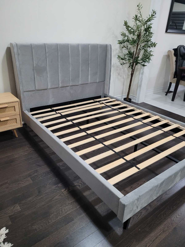 New queen bed frame  in Beds & Mattresses in Oakville / Halton Region - Image 2