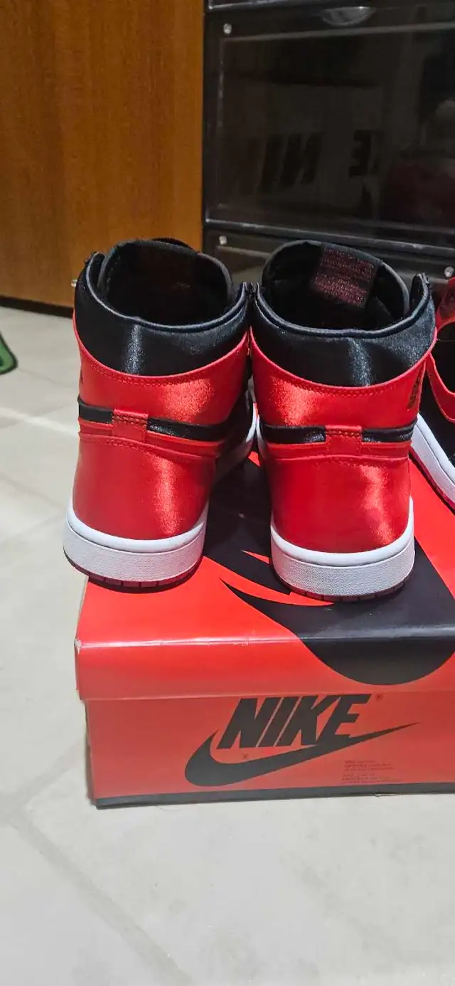 jordan 1 bred satin in Men's Shoes in Lethbridge - Image 6