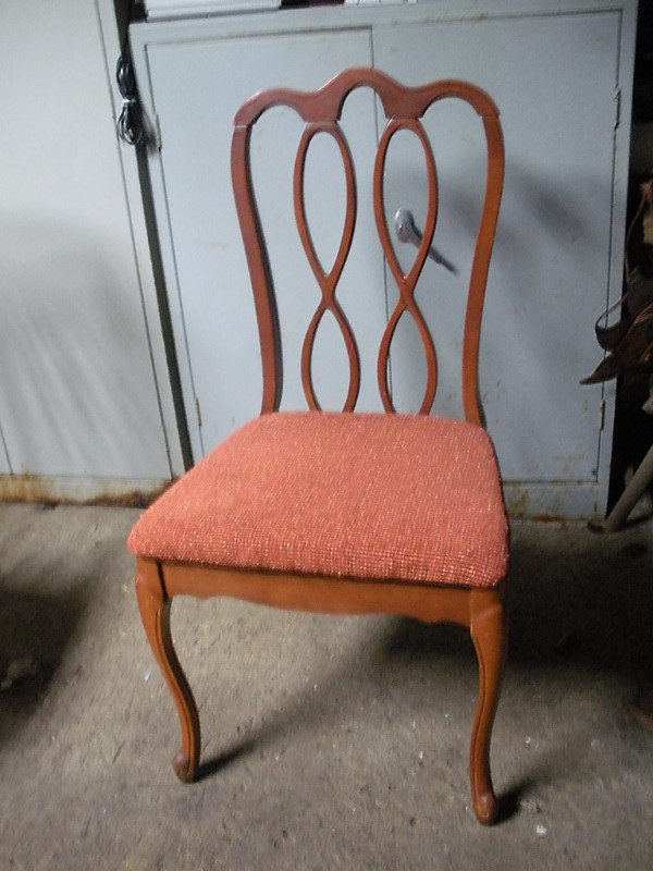 Four Solid  Kitchen Chairs / Four solid Cherry Wood  Chairs in Chairs & Recliners in Stratford - Image 2