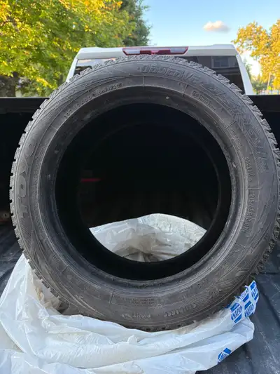 Selling a set of 4 Toyo Observe GSi-6 HP winter tires, size 215/55R16 97H XL. -Good condition with 6...