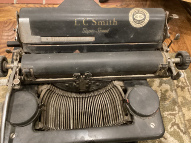 Antique Typewriter Circa 1938 in Arts & Collectibles in City of Toronto