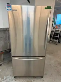 Réfrigérateur KitchenAid Stainless bottom freezer 33"